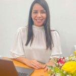 Adriana Meneses no gabinete