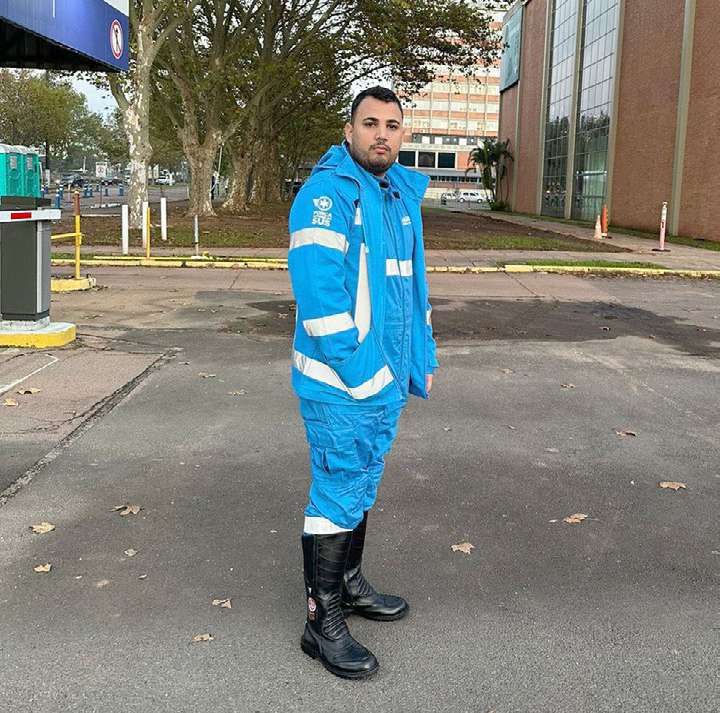 Enfermeiro Airton Oliveira Passos Junior com uniforme da Força Nacional do SUS