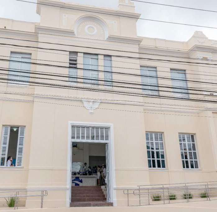 o Hospital de Cirurgia tem o compromisso em formar especialistas