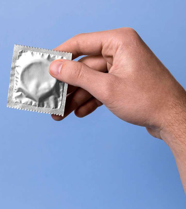 O uso de preservativos durante as relações sexuais, como forma de prevenção eficiente e segura, é muito importante