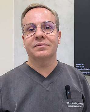 Dr. Eduardo Ferreira, cardiologista