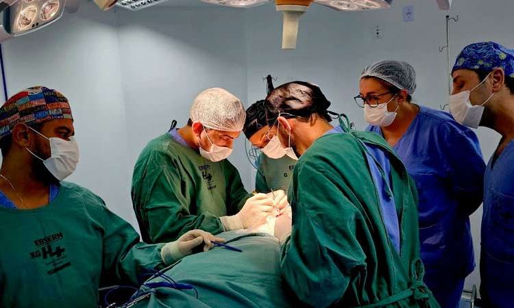Cirurgia durante mutirão no HU-UFS