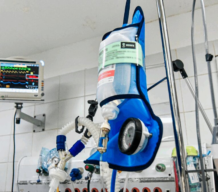 Monitor e equipamentos de terapia intensiva no Huse