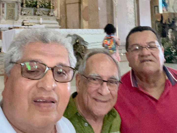 Dr. José Augusto em selfie com os amigos Dilson Cruz Menezes e Edson Elias