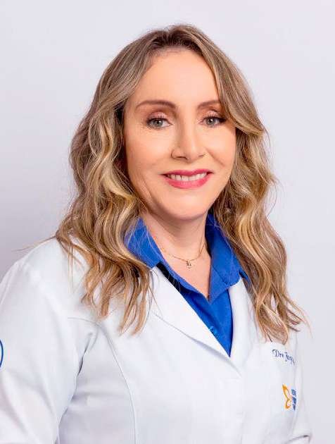 Retrato da infectologista Josy Xavier