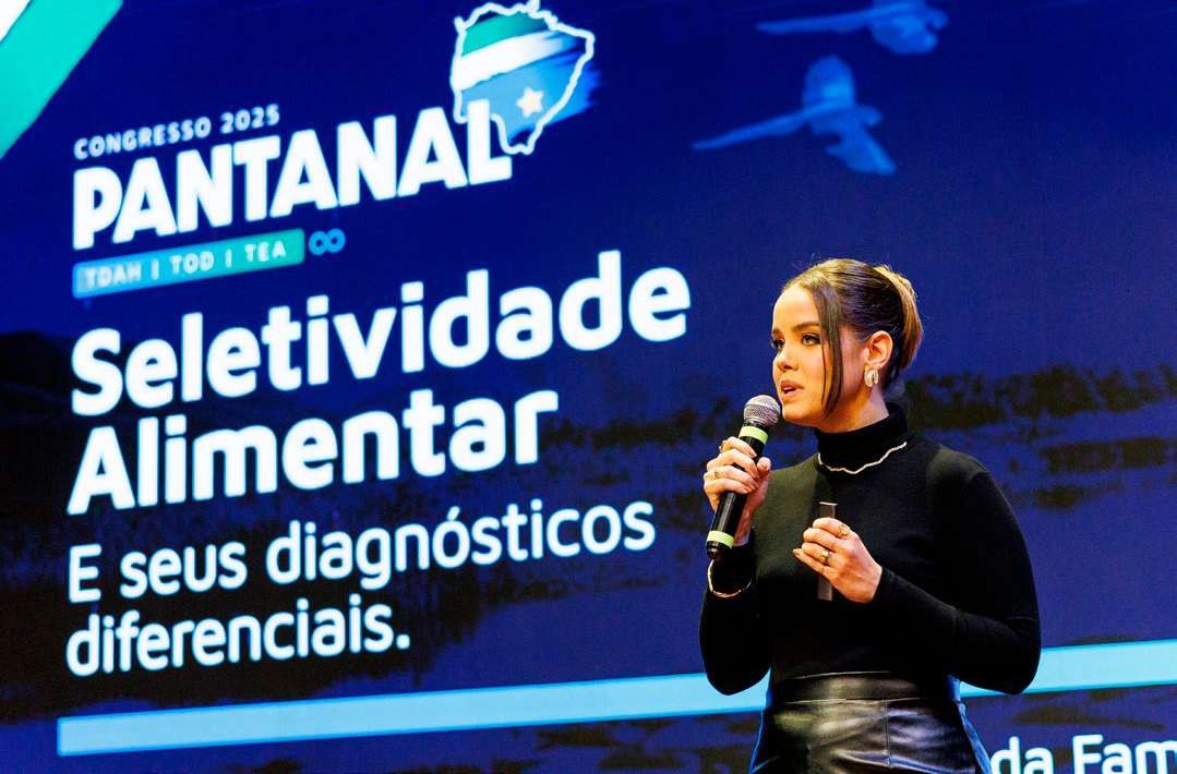Dra. Karen Albuquerque palestrando no Congresso Pantanal