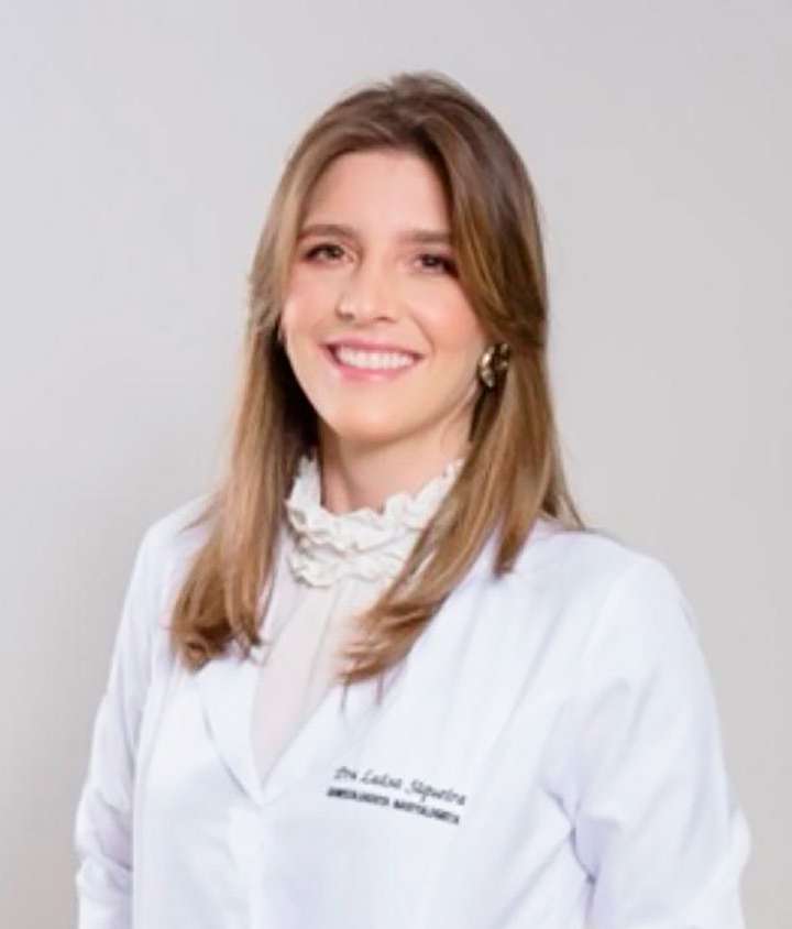 Retrato da mastologista Luisa D’ávila Melo de jaleco
