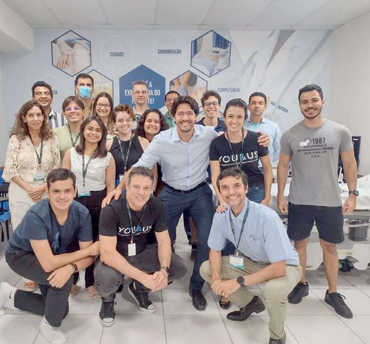 Grupo de médicos participantes do curso de ultrassonografia point of care