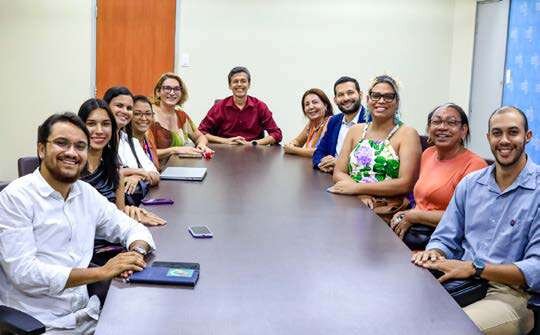 Reunião para assinatura do termo de cooperação da Farmácia Universitária