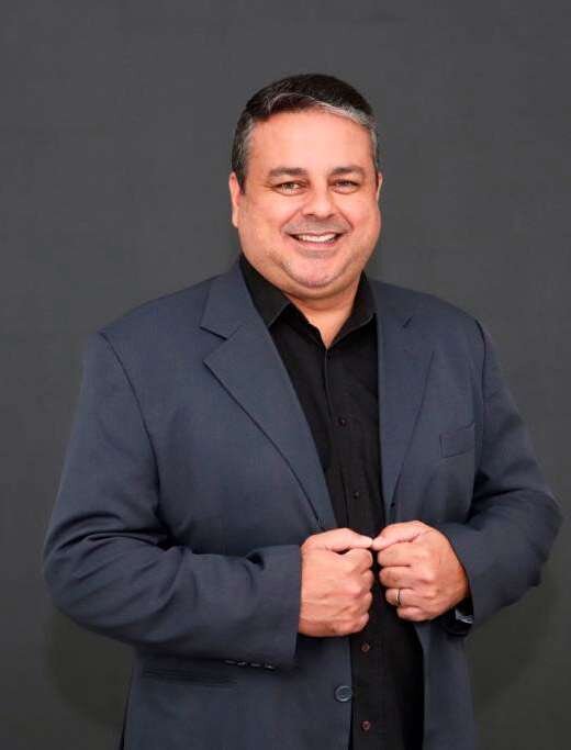 Dr. Thadeu Roriz, doutor, mestre e especialista em Odontologia